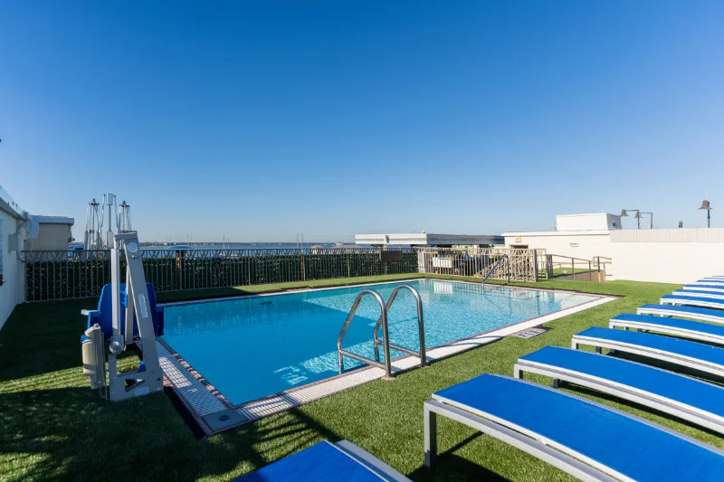 Pool Photo 4 Wyvern Hotel pool photo