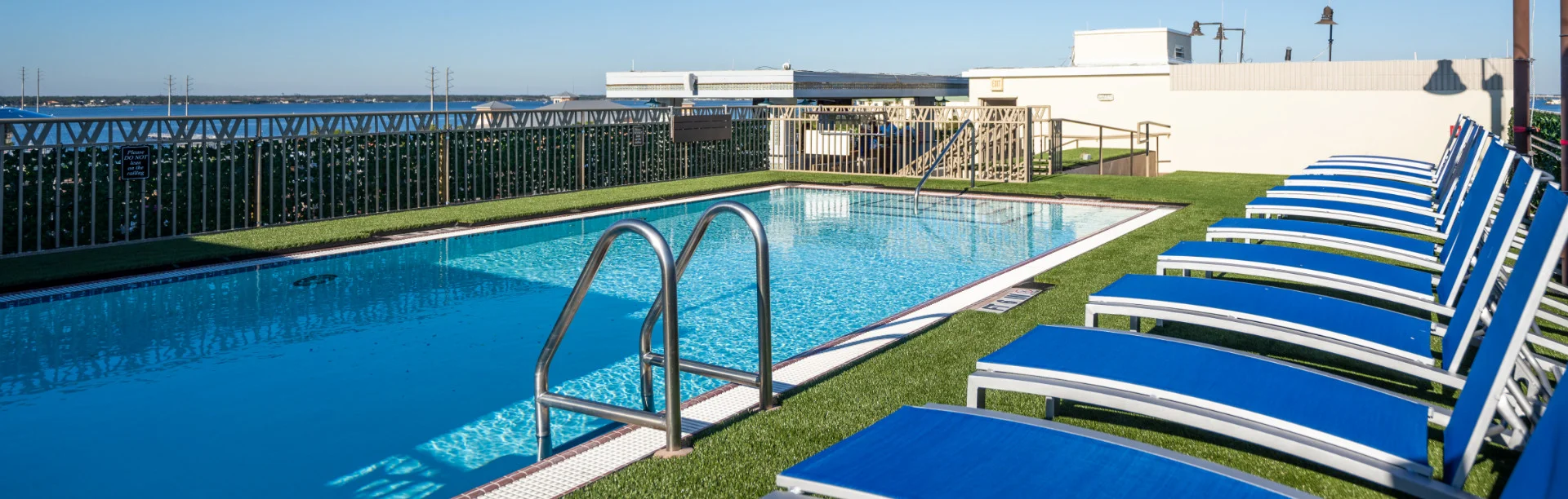 Rooms and Amenities